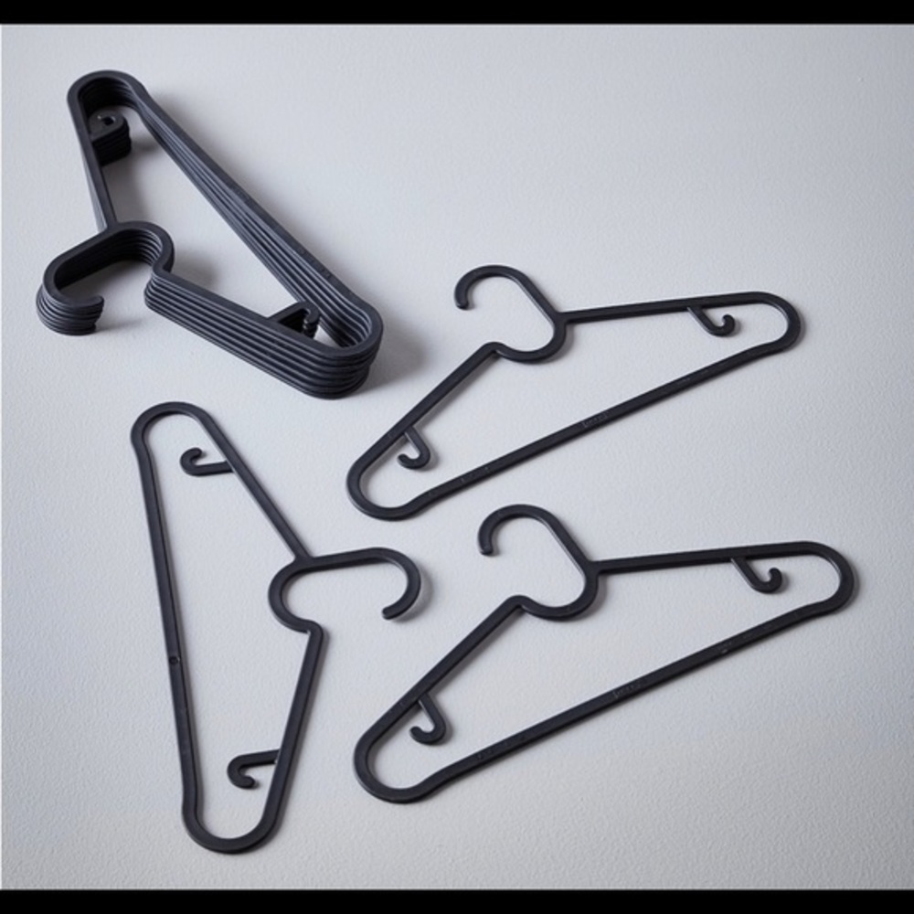 Set of 10 Ikea black plastic closet hangers sturdy - Picture 2 of 4